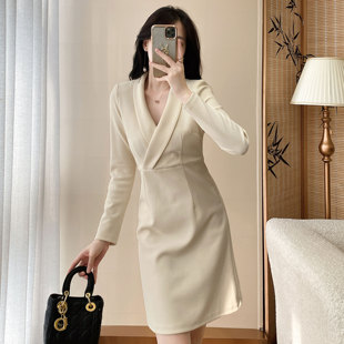 轻熟优雅风V领连衣裙女长袖收腰职业装气质显瘦高级感小个子秋装