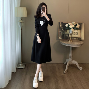 2024春秋季新款黑色连衣裙高腰显瘦打底裙搭配配大衣裙减龄小黑裙