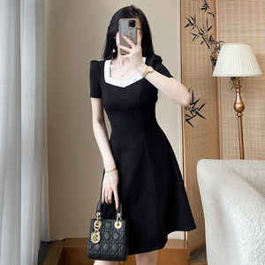 夏季气质显示小个子时尚小黑裙法式小众修身裙子拼接方领连衣裙女