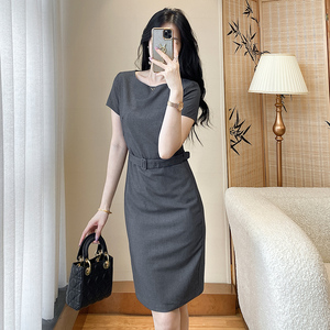 夏季气质显瘦洋气时尚法式小众名媛职业女神范轻熟设计感连衣裙女