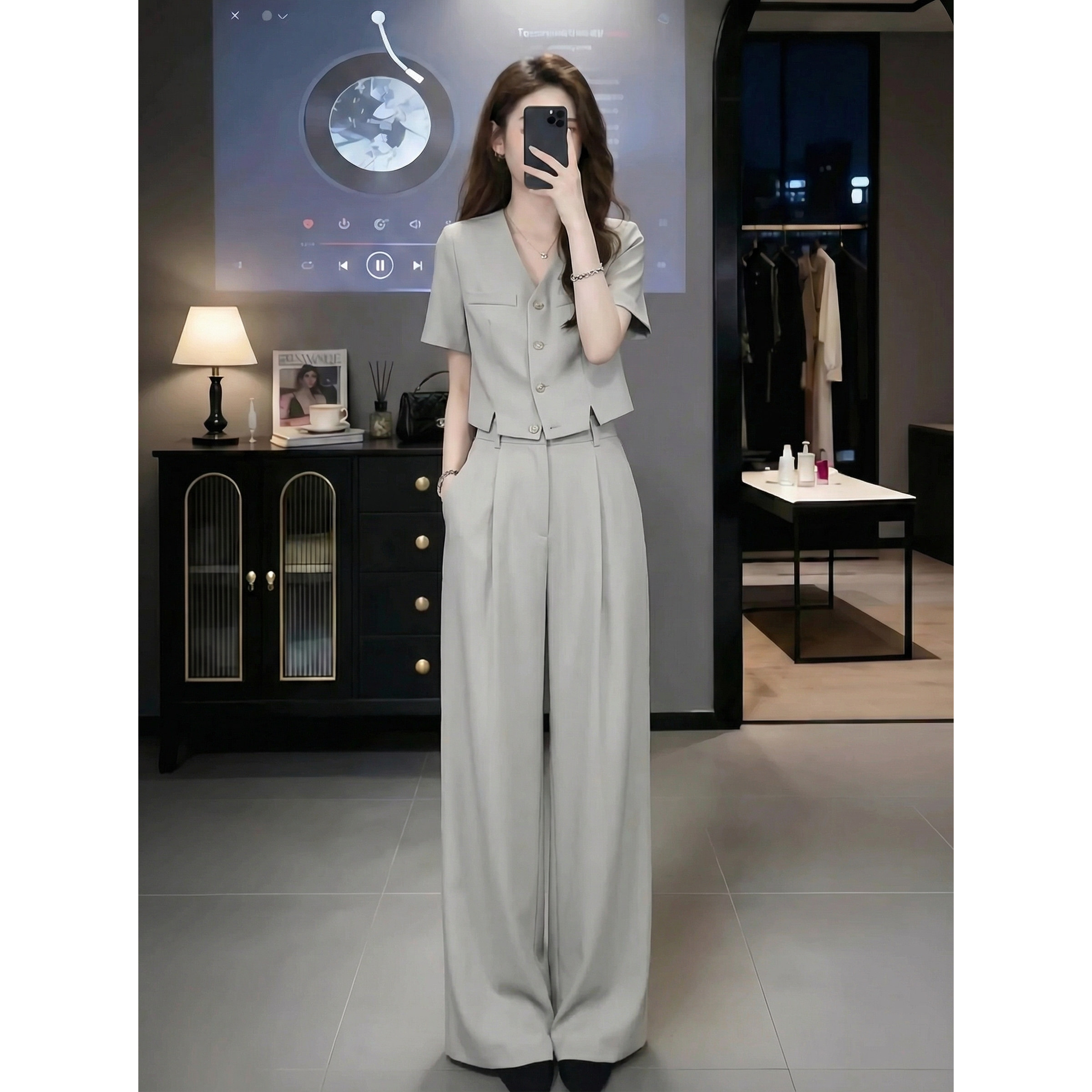 职业通勤小香风套装女夏季显高显瘦减龄短款V领西服阔腿裤两件套