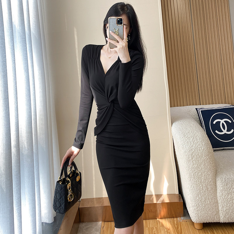 法式V领长袖连衣裙女装秋季2023新款高级感穿搭小个子性感包臀裙