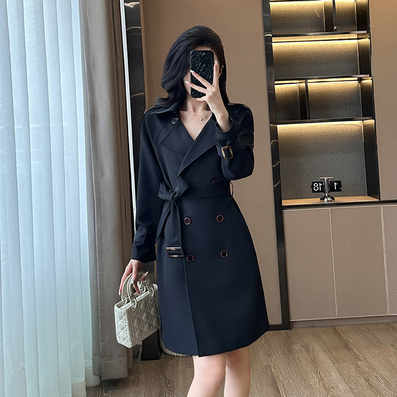 西装连衣裙女秋冬2024新款法式高级感双排扣风衣收腰显瘦裙子遮肉