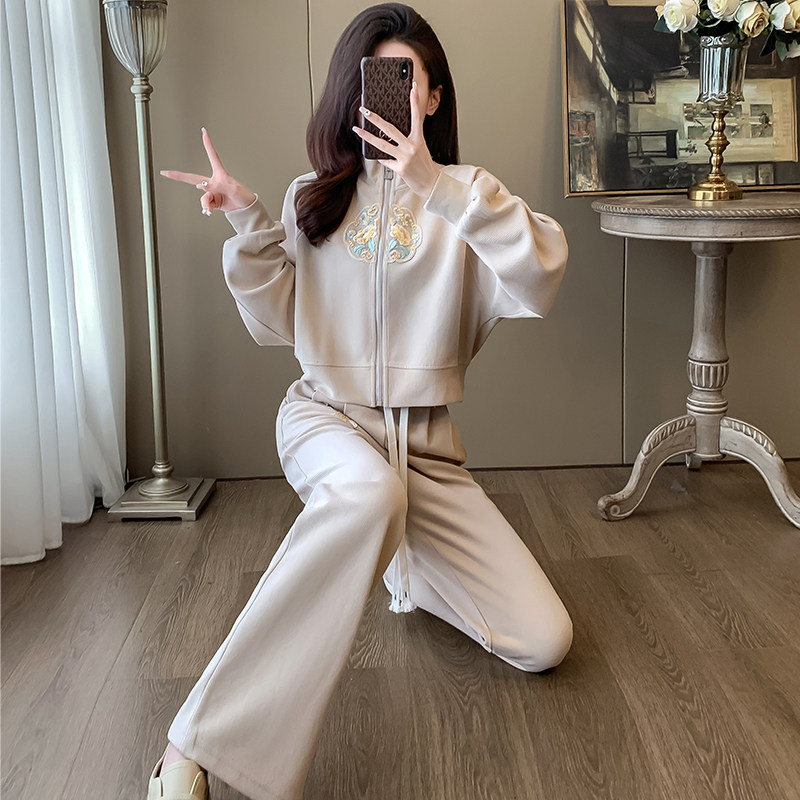 春季新中式国风休闲运动套装女新款时尚洋气刺绣卫衣阔腿裤两件套,女装/女士精品,时尚套装,淘宝优惠券,粉丝福利购,淘宝优惠卷