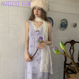 花筏NOTJUSTHIM 《曼塔颂》淡紫蕾丝V领花边连衣裙