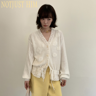 花筏NOTJUSTHIM 《奶白柔光》镂空抽绳V领钩花针织上衣