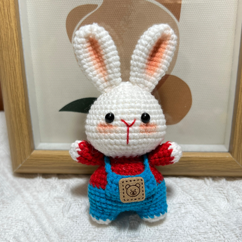 成品手工编织毛线可爱小兔玩偶挂件毛线钩织精美挂饰创意钥匙扣