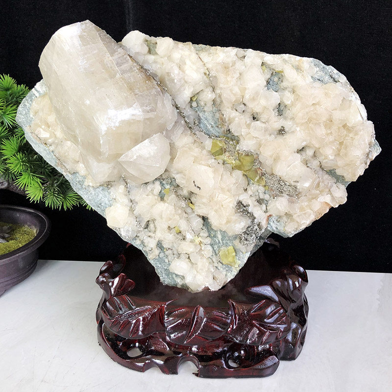 天然荧光方解石云母共生矿原石收藏石观赏石家居装饰品摆件