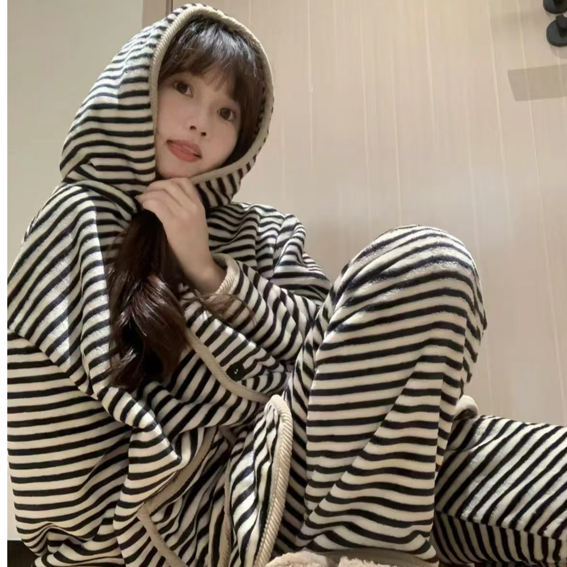 韩系高级时尚珊瑚绒睡衣连帽女款冬季新款毛绒大码家居服套装