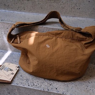 2025复古新款小众中牛角休闲百搭大容量通勤单肩斜挎包