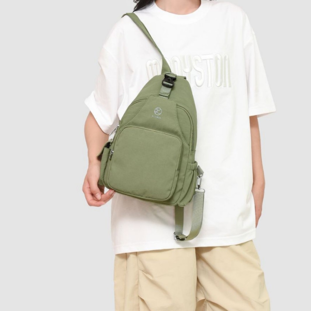 简约多功能胸包女斜跨三用包轻便小双肩包时尚百搭休闲小背包