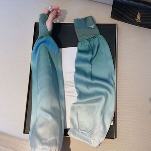 冰丝袖套女透气宽松手套防晒冰袖2026新款防紫外线纯色开车防晒
