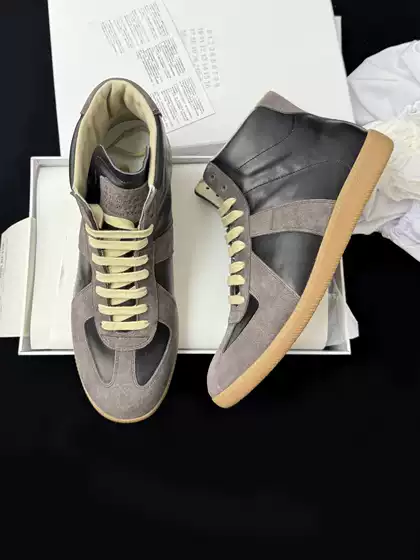 2026 New High-Top German Training Shoes, Genuine Leather Hand-Painted Casual Shoes, Large Size Sneakers, Retro Flat Shoes for Men and Women