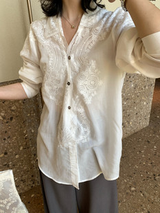 Hers韩系简约百搭蕾丝钩花镂空苎麻长袖 轻薄凉感上衣V领纯色 衬衫