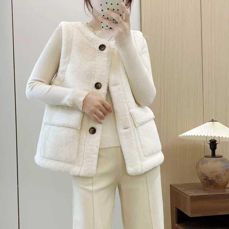 今年流行特惠羊羔毛马甲女2025秋冬季新款韩系高级感皮毛一体