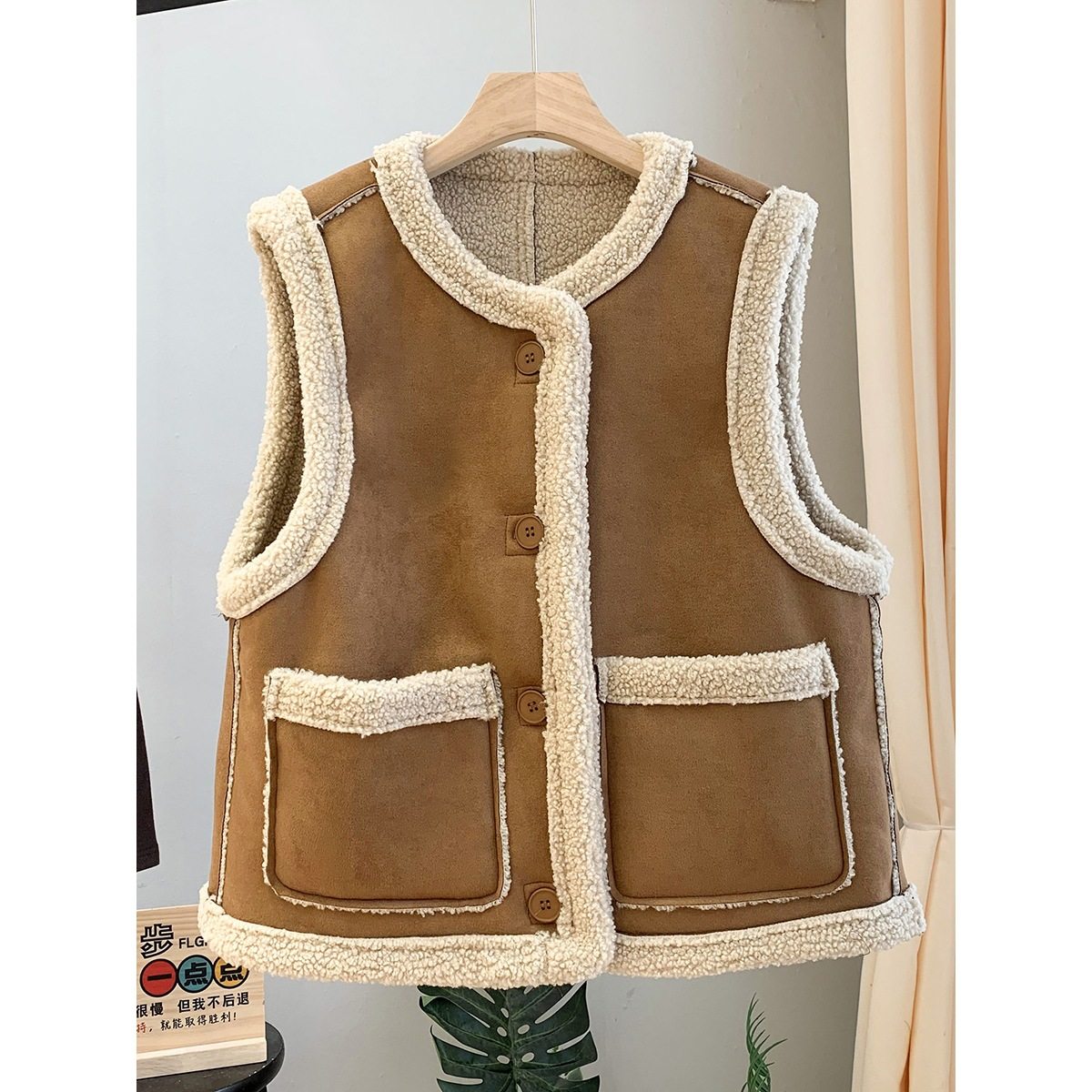 今年流行特惠2024秋装新款两面穿羊羔毛皮毛一体马甲女背心皮马