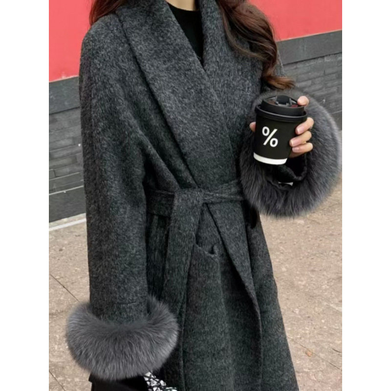 高级灰青果领呢子大衣女2025秋冬新款加厚高级毛毛袖长款毛呢外套
