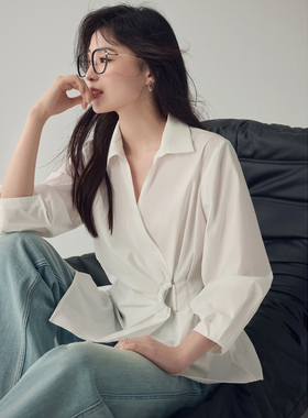 「娅可家」冷萃茉莉 设计感解构白衬衫女夏季V领收腰褶皱通勤衬衣