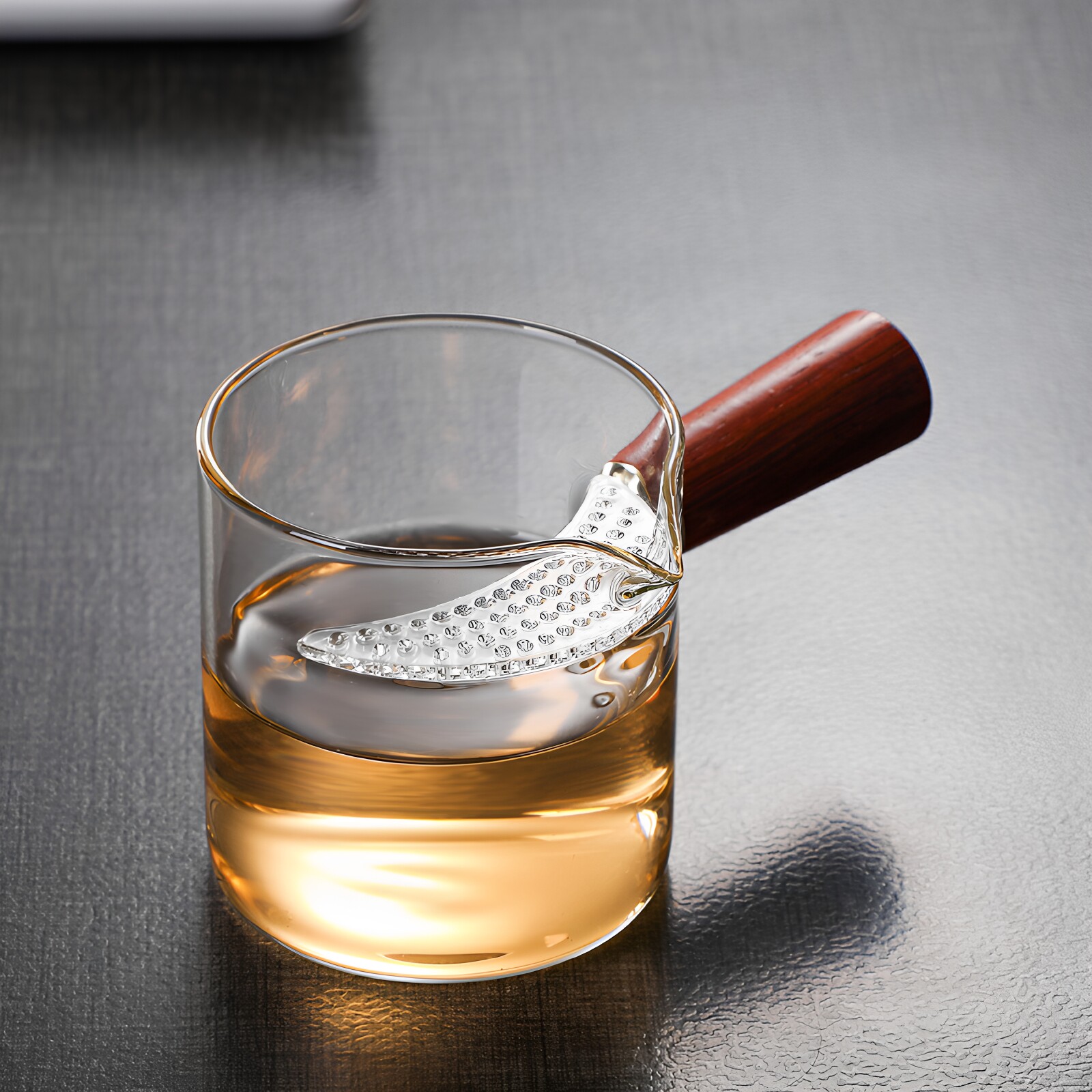 木把月牙高硼硅茶水分离公道杯