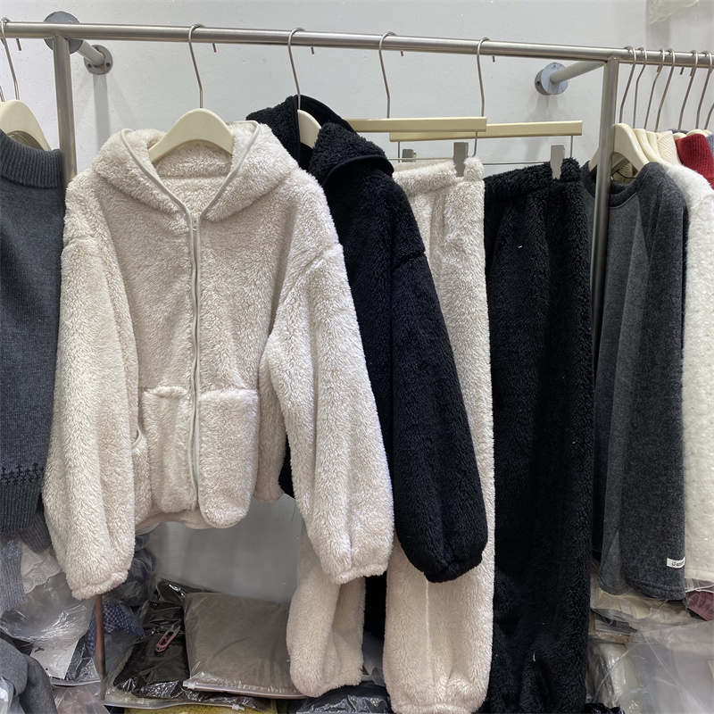 新中式冬季羊羔绒连帽拉链套装女