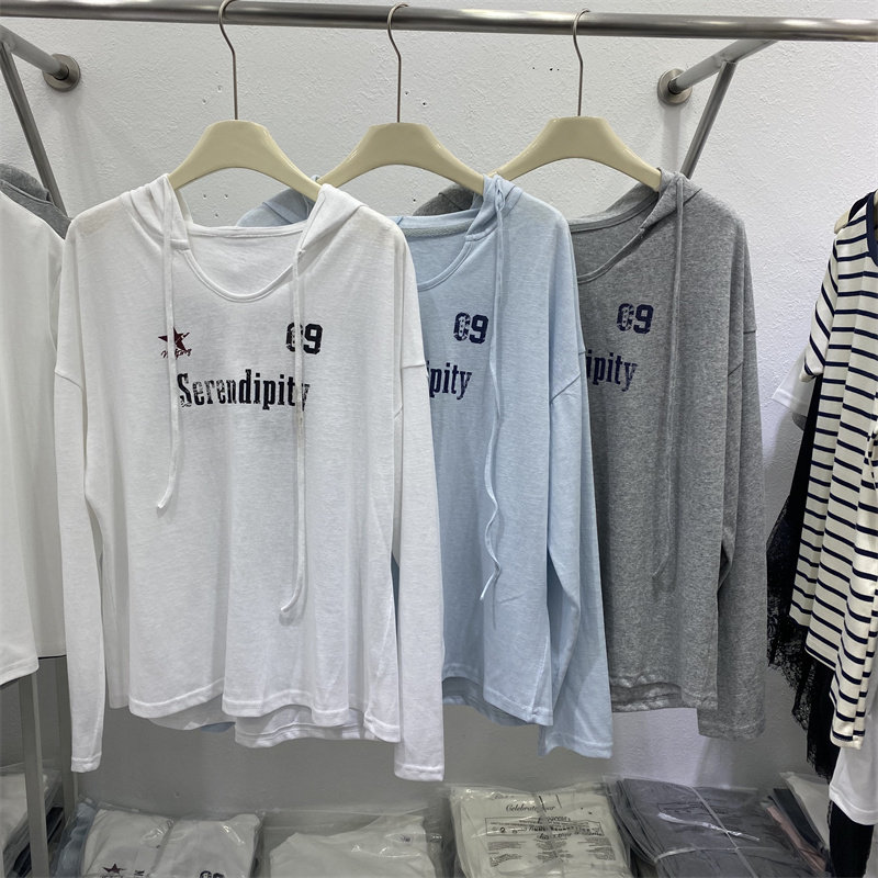 中式2026女春复古字母印花连帽长袖T恤宽松防晒罩衫薄款休闲上衣