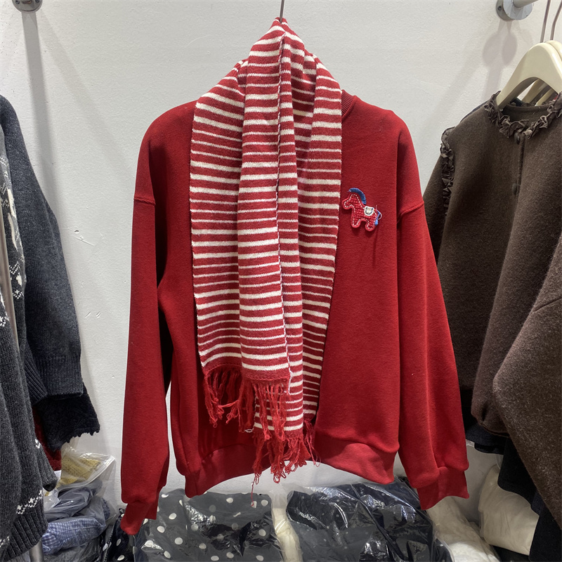 2025冬款新年红宽松圆领卫衣女