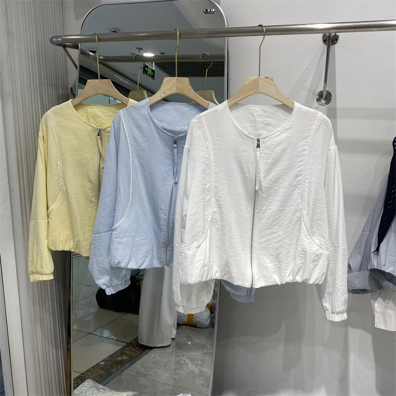 YKZQ2611春款极简风纯色圆领短外套女百搭宽松拉链休闲上衣小个子