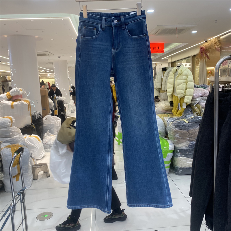 欧货7276女冬四面弹微喇牛仔裤
