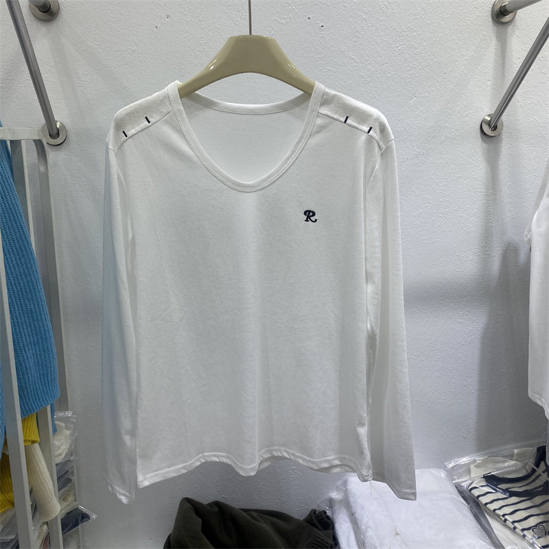 欧货时尚2026春款白色长袖T恤女圆领字母刺绣百搭打底衫显瘦上衣