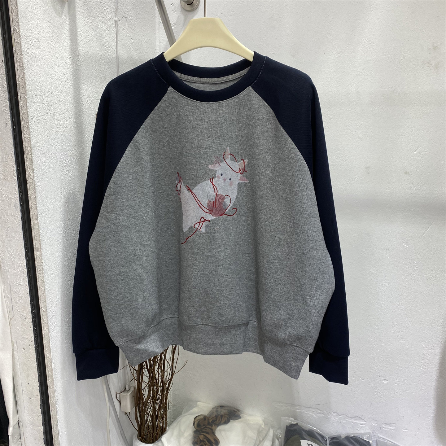 韩版撞色插肩卡通宽松卫衣女秋款