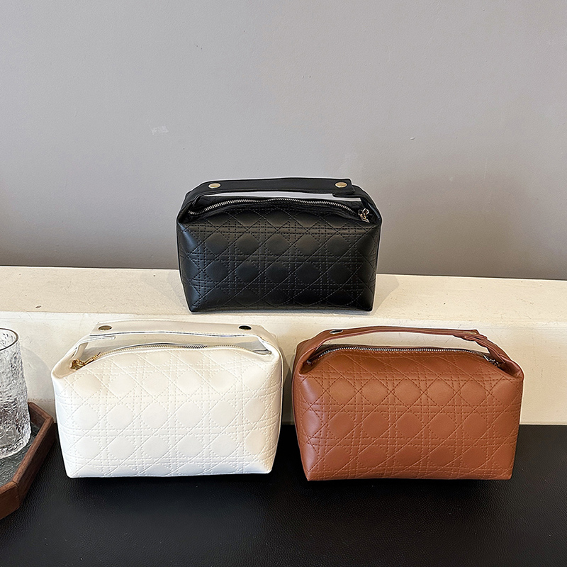 高端化妆品网红2024新款洗漱包