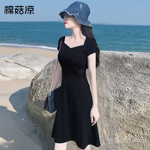 方V领黑色修身中长款连衣裙