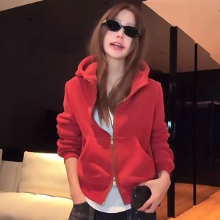 过年红色拉链连帽加绒加厚保暖外套女2025秋冬新款时尚百搭上衣潮