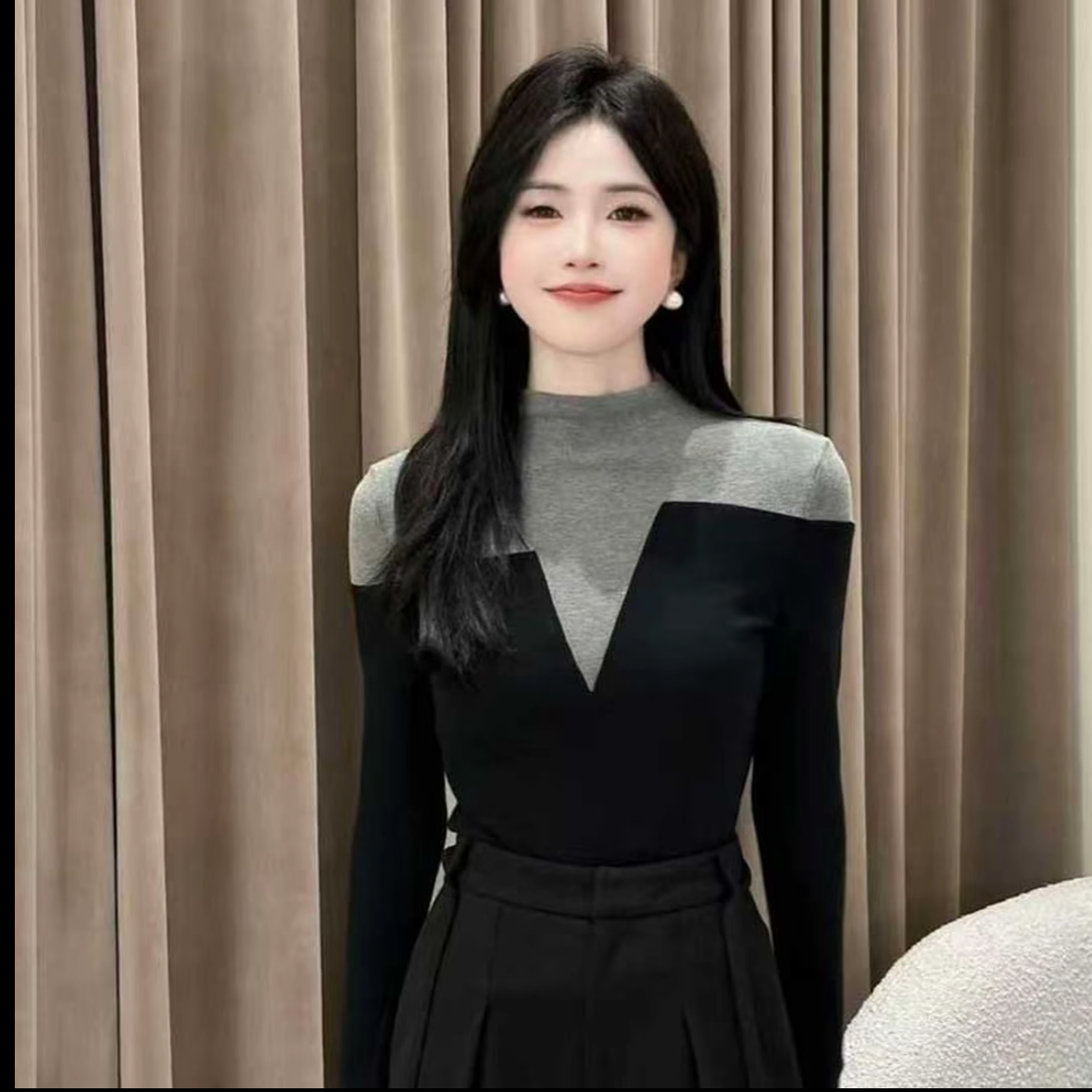 巨好看穿搭入冬一套设计拼接假两件长袖加绒加厚T恤女+黑色裤子潮