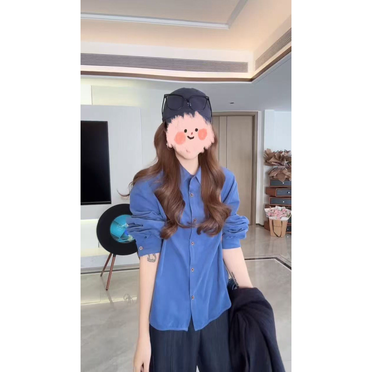 2026秋冬新款翻领竖纹灯芯绒长袖衬衫女小众百搭蓝色韩系打底衬衣
