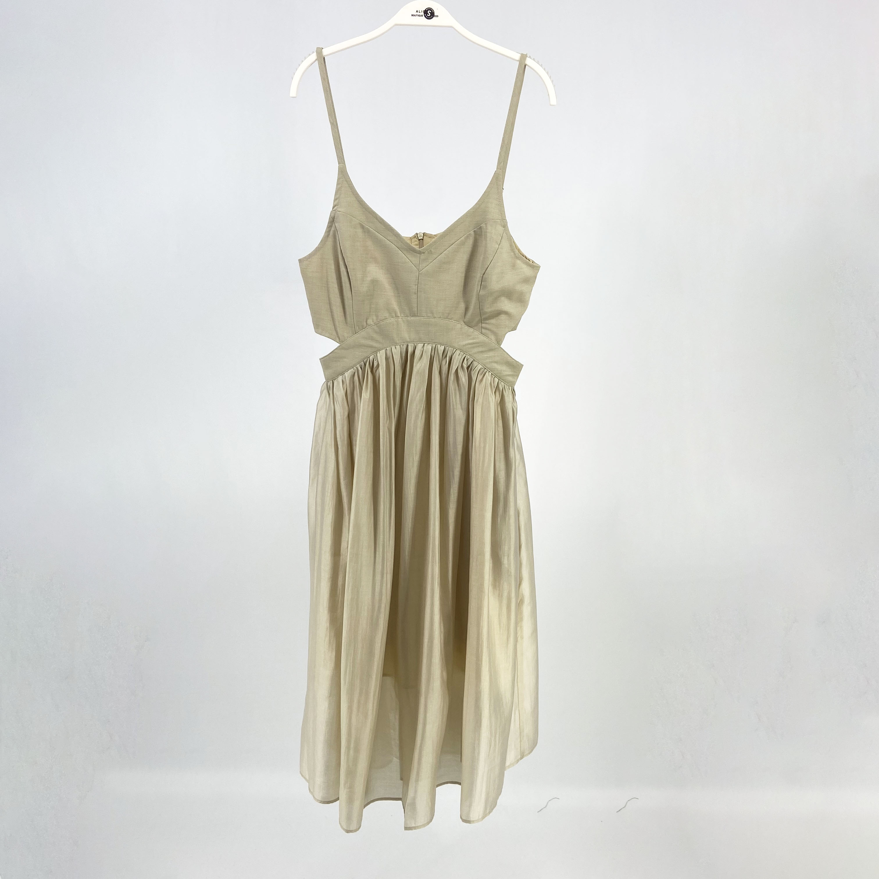 W花花家高腰天丝吊带裙女夏季露腰A字大摆裙收腰V领连衣裙Alice