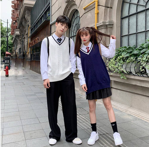 【精品】新款上市◆2025春秋港风男女同款针织马甲百搭学院风毛衣