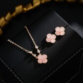 耳钉女套装 粉色贝母四叶花幸运草项链女时尚 轻奢设计感锁骨链个性