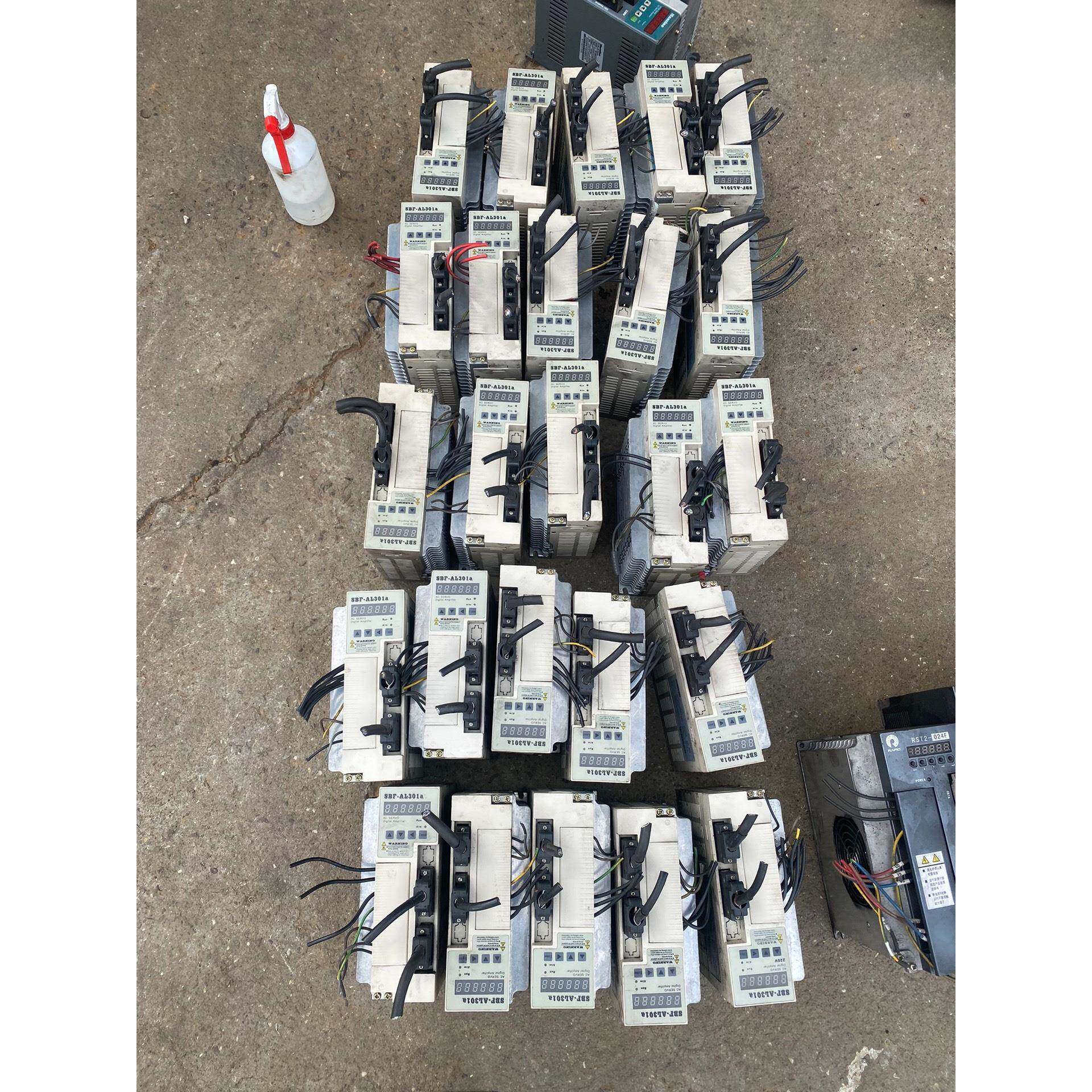 【议价】华大伺服驱动器SBF-AL301A，有20多只。成色漂亮，功