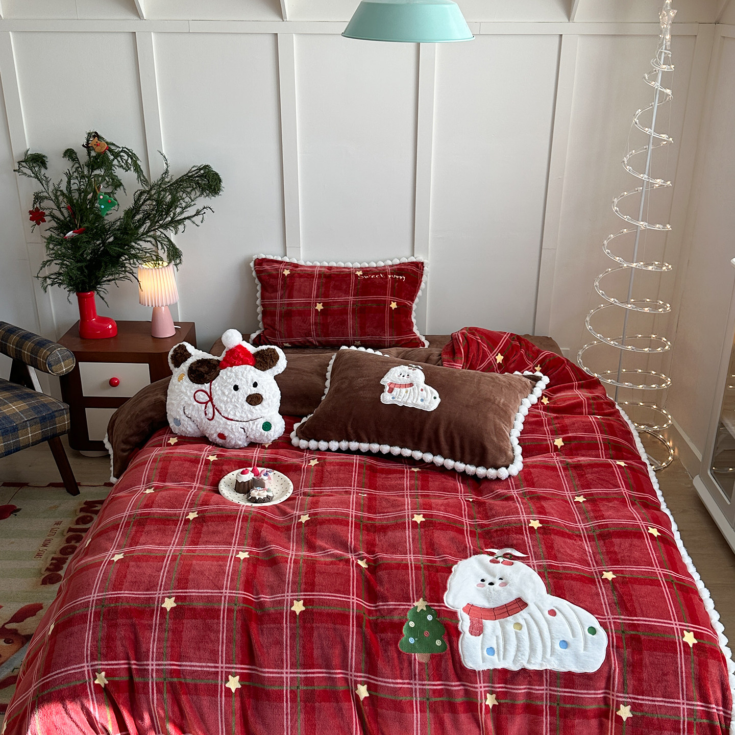 新品圣诞节限定小毛球边小狗狗圣诞树五角星三四件套红色女孩礼物