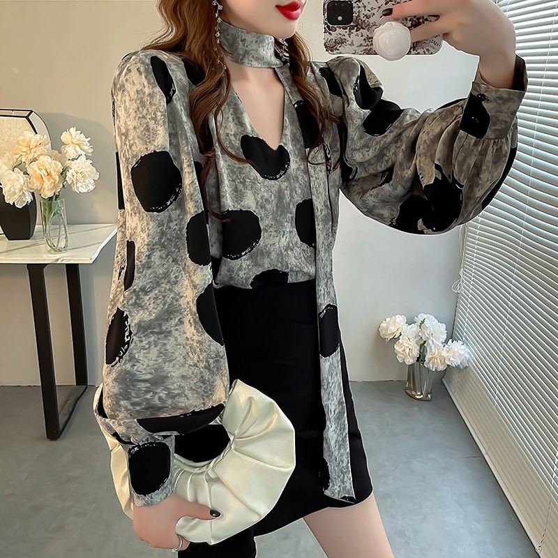 洋气小众波点印花V领显瘦衬衫图片
