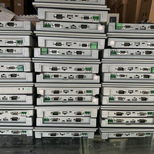 议价-纶触摸屏 MT6071iE，成色几乎全新，功能完好。现货3-可维修