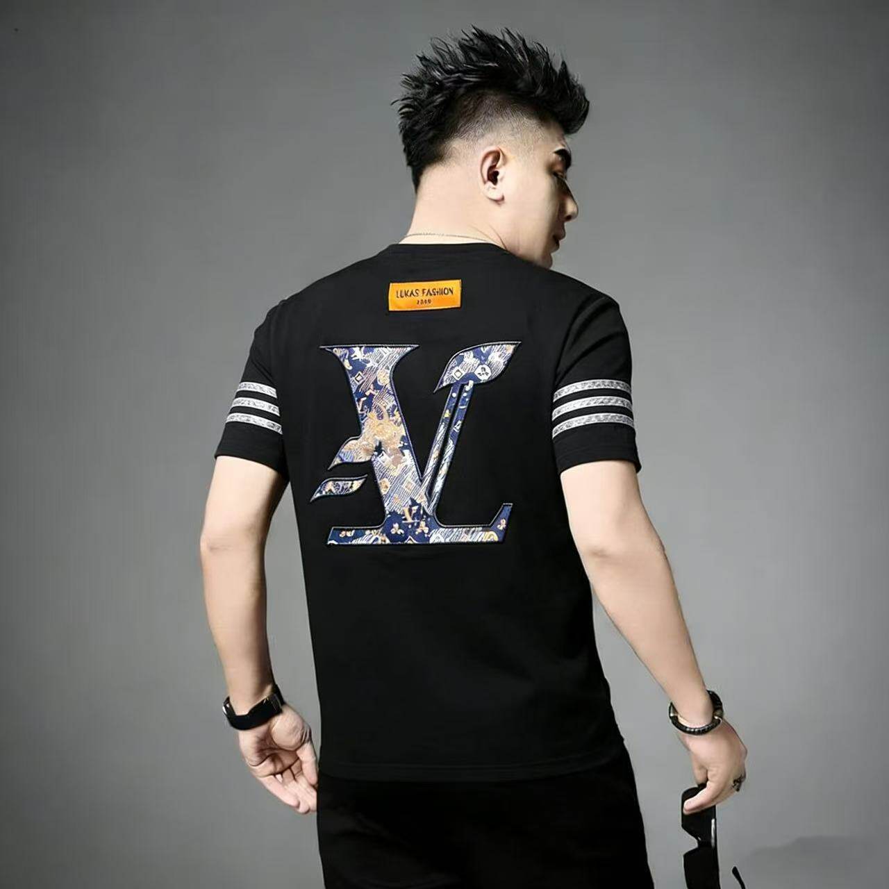 高端男士短袖t恤2026新款夏季潮牌感圆领刺绣半袖体恤衫男款t