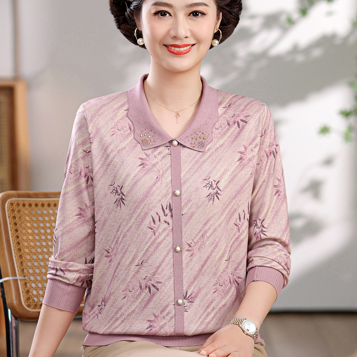2026新款妈妈装春秋长袖t恤小衫图片
