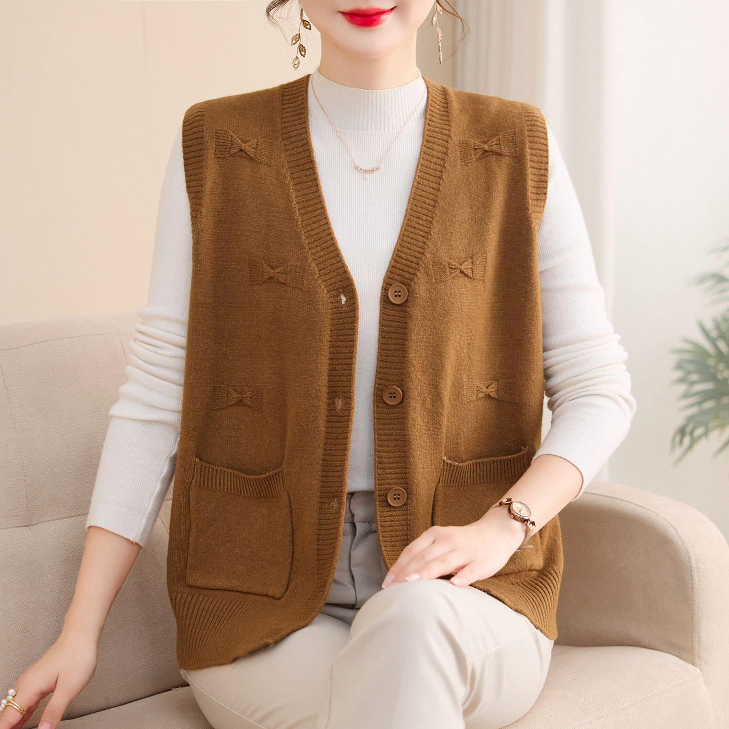 妈妈装春秋针织马甲背心女洋气中年妇女开衫中老年保暖坎肩上衣