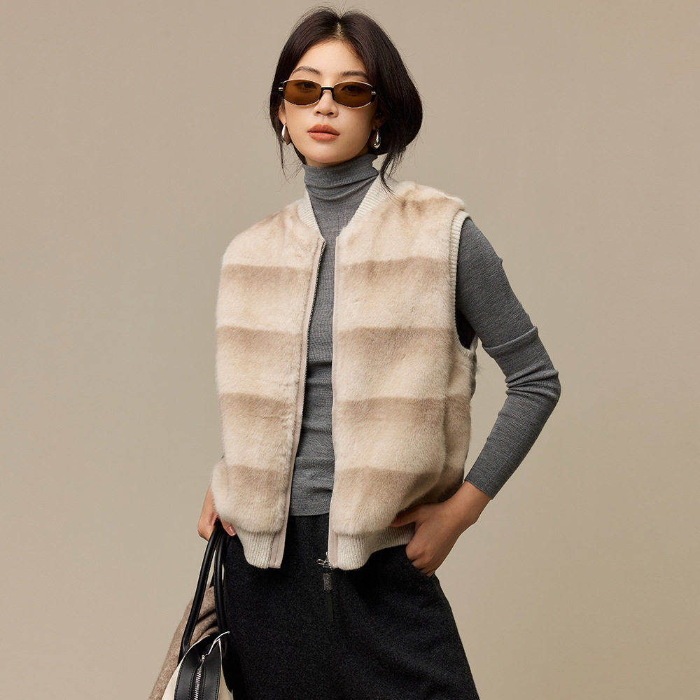 仿貂绒加厚羽绒马甲女外穿秋冬女装新款上衣百搭休闲鹅绒背心短款