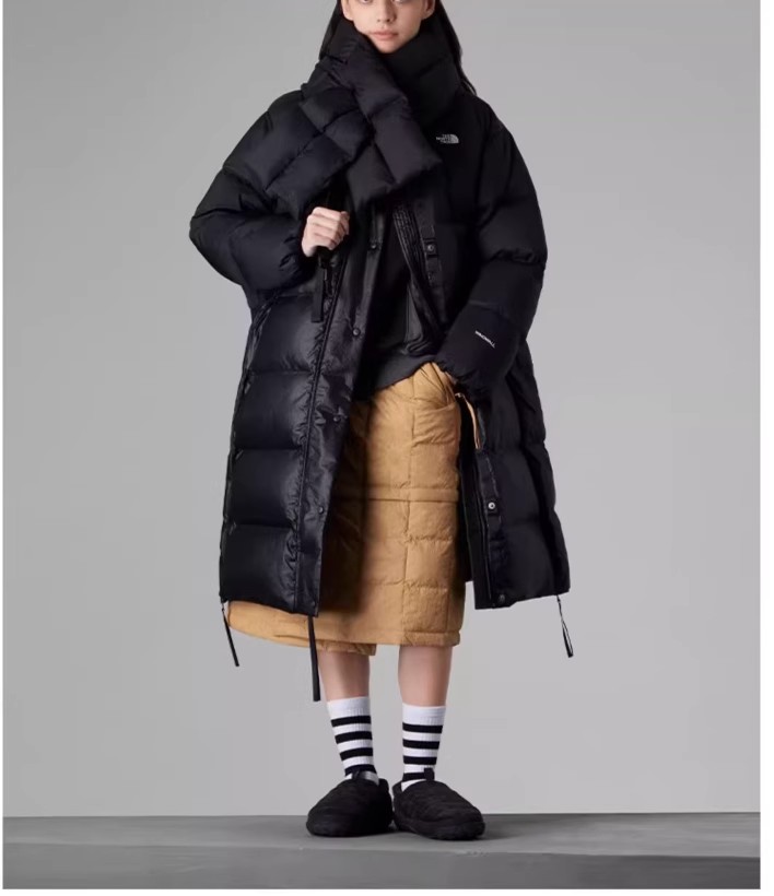 北面UE户外保暖女士中长款羽绒服