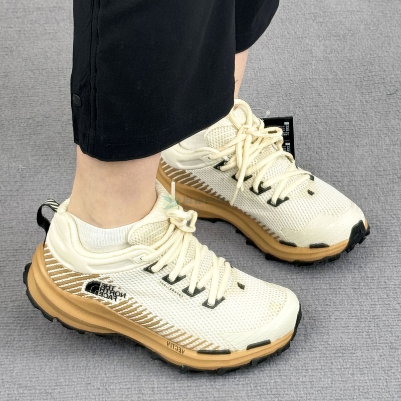 北面防水透气耐磨徒步登山鞋