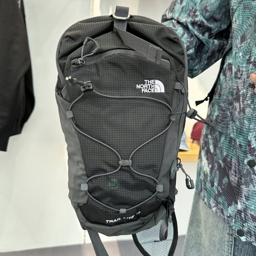 北面户外运动徒步双肩背包男女款