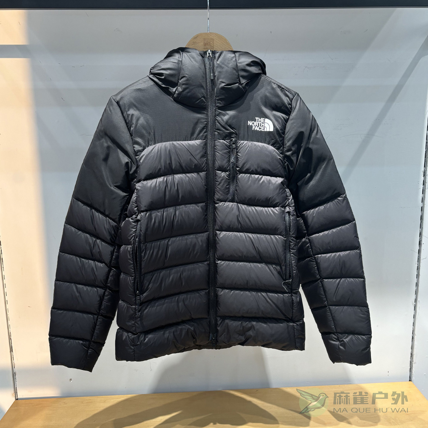 北面女户外轻量鹅绒防泼水羽绒服